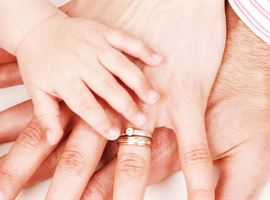 hands_together_193889